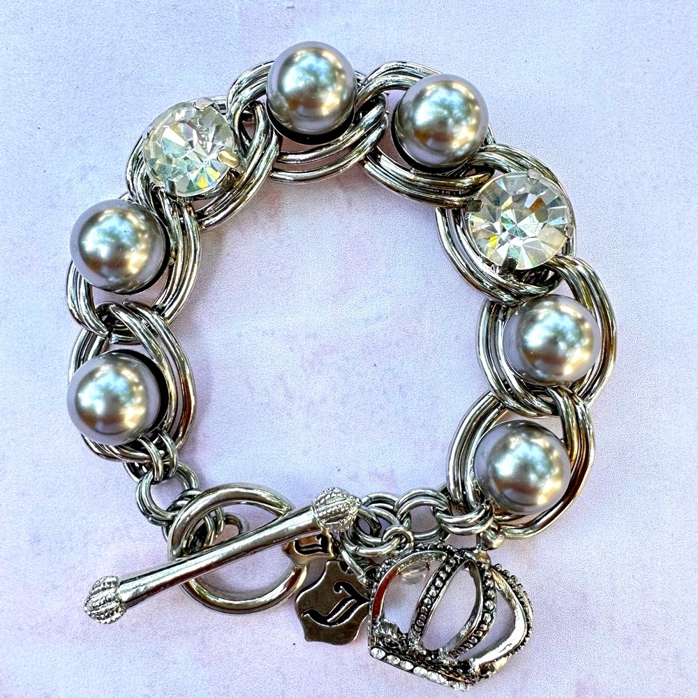 JUICY COUTURE Bracelet Gray Pearl & Crystal Toggle Crystal Crown Charm Silver